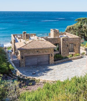 Stone-House-Retreat-Malibu-California-List-Image-U